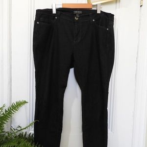 Black Denim Skinny Leg Jeans  - F21 - Sz18